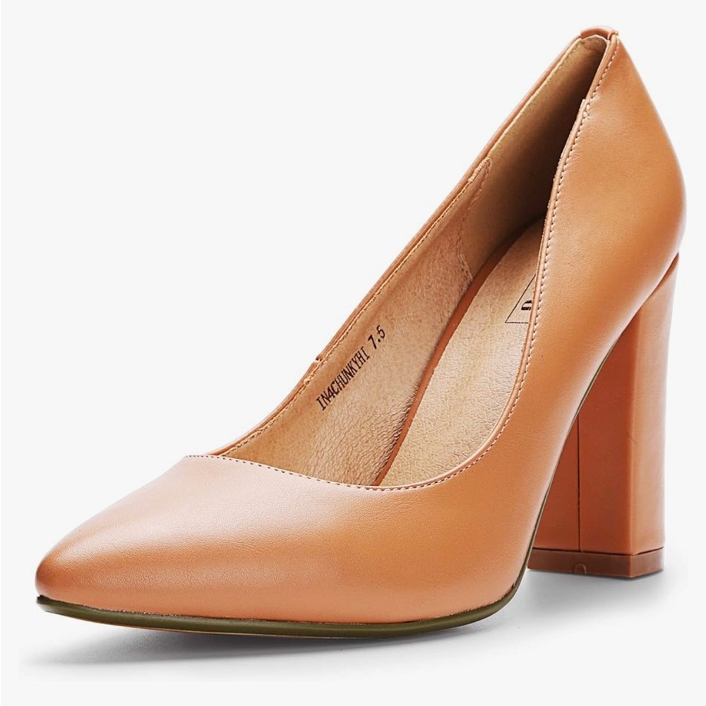 NEW Nude block heel pumps